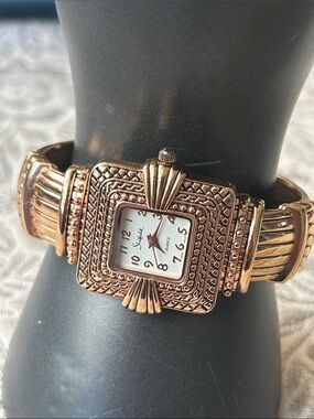 Sheffield Square Women's Quartz Bracelet Cuff Watch - Rose Gold Tone
